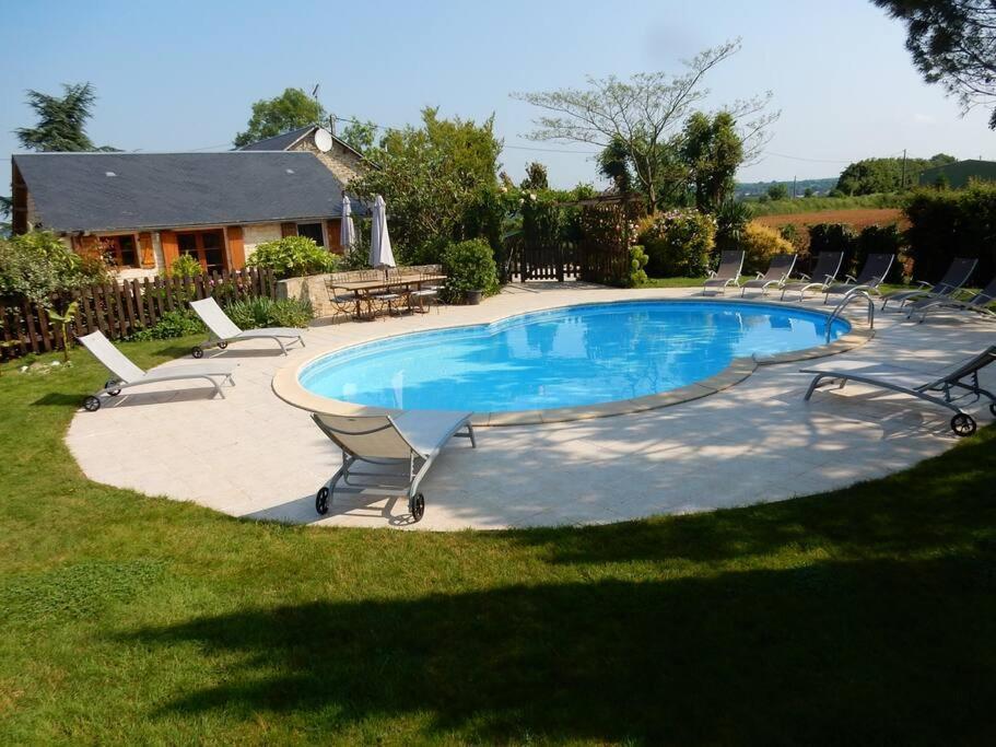 3 Self-Contained Gites With Pool And Games Room Saint-Georges-de-Noisne Exterior photo